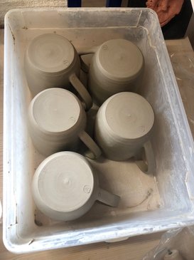 Keramiktassen langsam trocknen